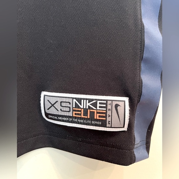 Nike Butler Bulldogs #5 basketball jersey black w/ navy stripes men’s XS - Picture 4 of 8